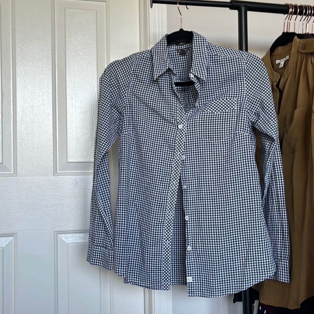 Eddie Bauer Women’s Button Down Shirt Size XS